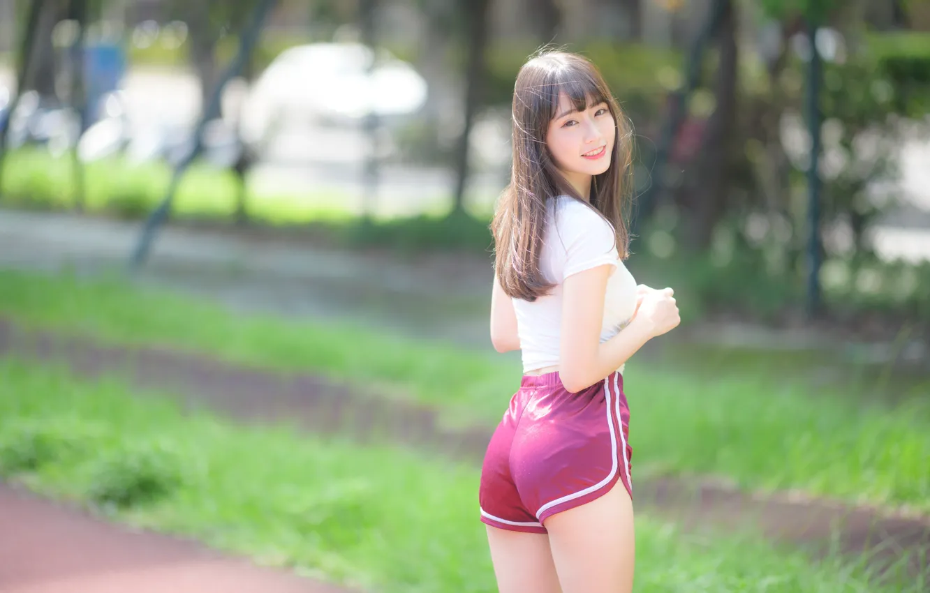 Фото обои model, women, brunette, asian, shirt, sneakers, short shorts, angela aei ting