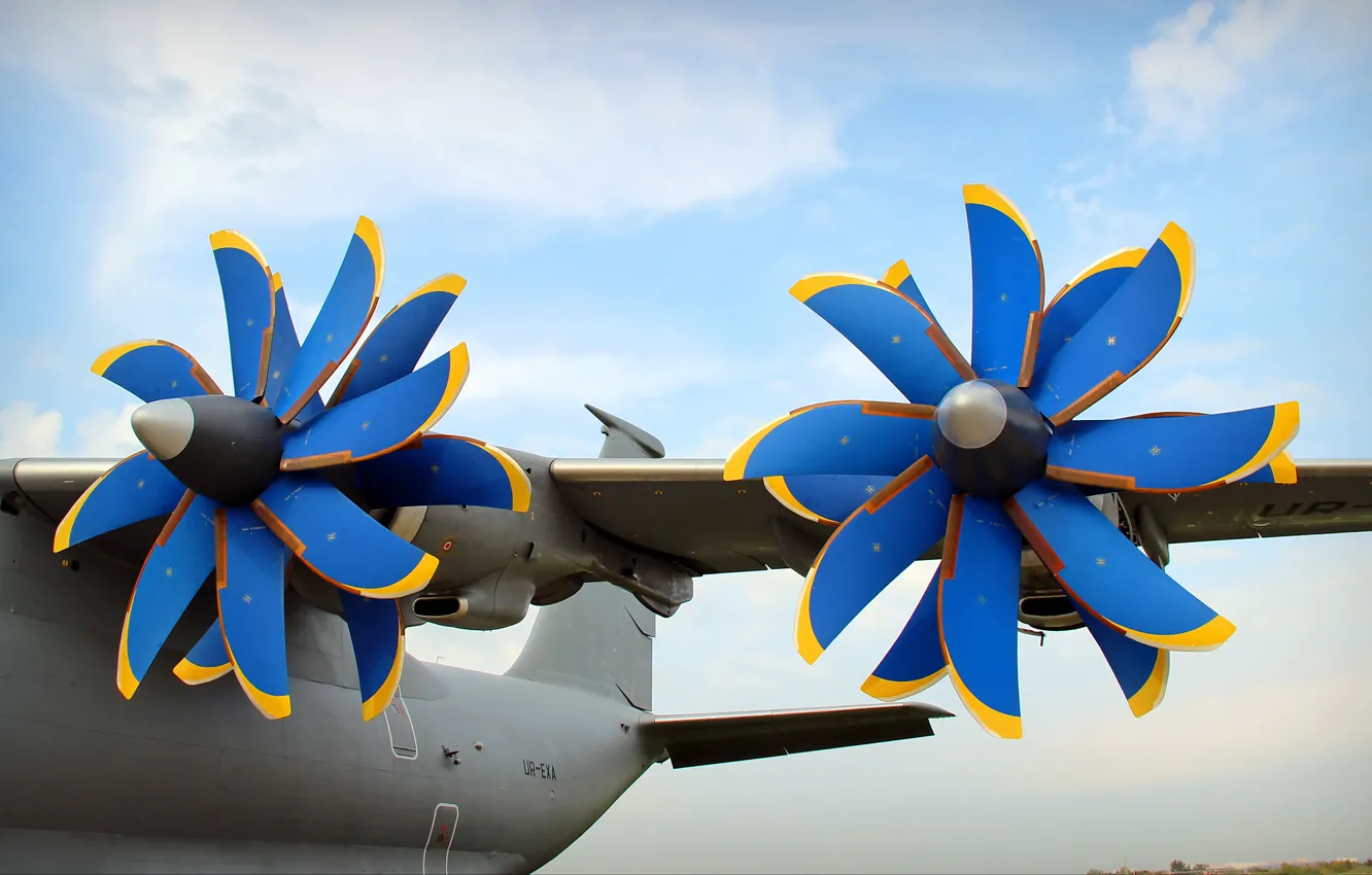 Фото обои синий, самолет, винт, Авиация, турбовинтовой, Ан-70