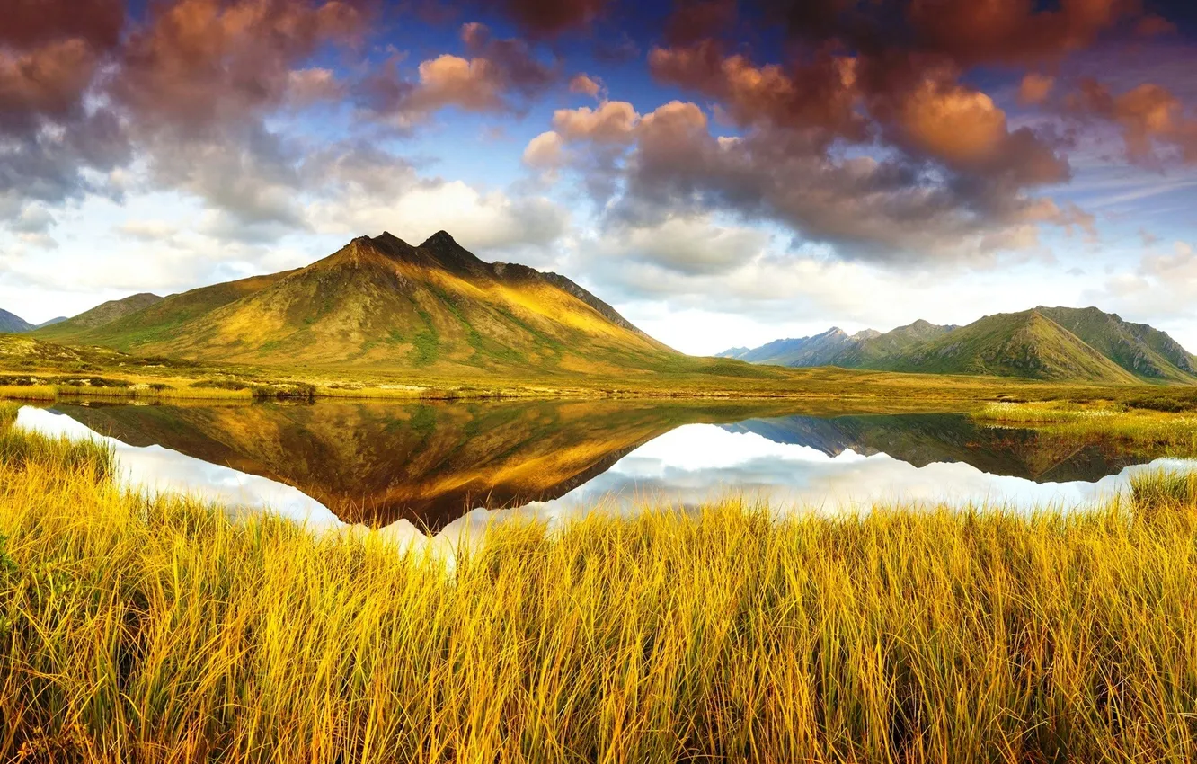 Фото обои осень, небо, трава, облака, горы, озеро