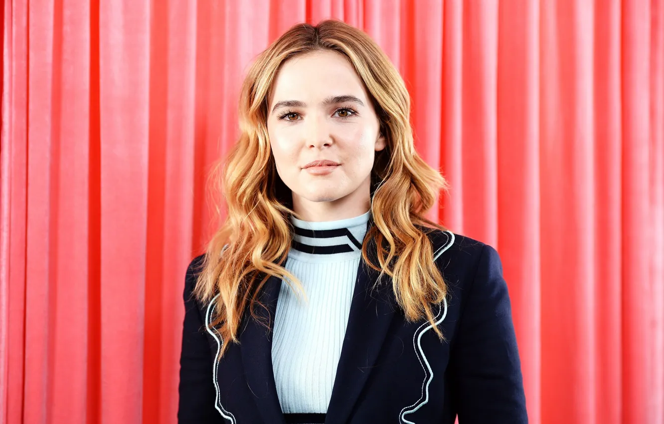 Фото обои взгляд, поза, макияж, актриса, Zoey Deutch, Зои Дойч