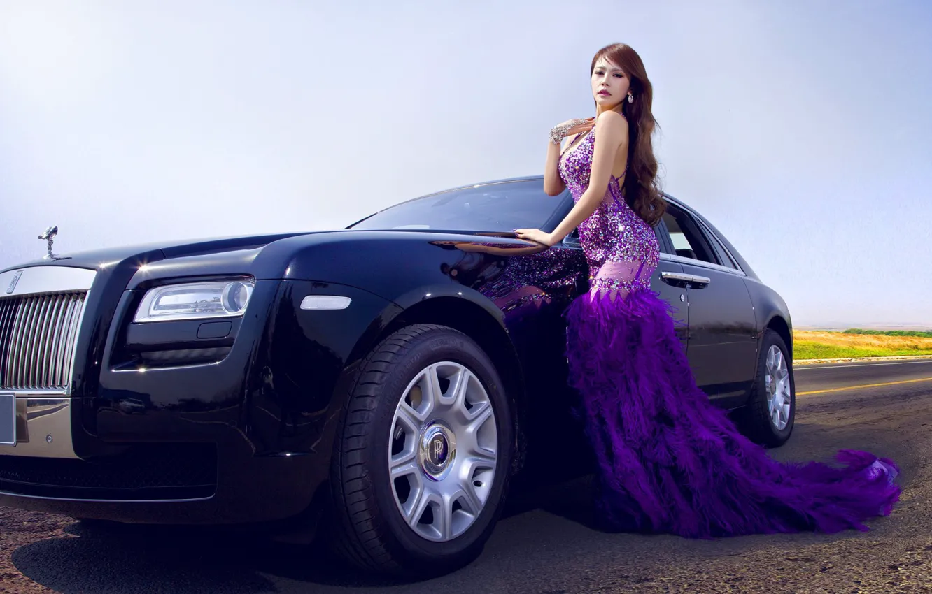 Фото обои авто, взгляд, Девушки, Rolls-Royce, азиатка, красивая девушка, позирует над машиной
