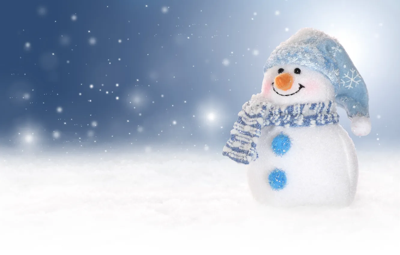 Фото обои зима, снег, улыбка, праздник, голубой, игрушка, шарф, Рождество