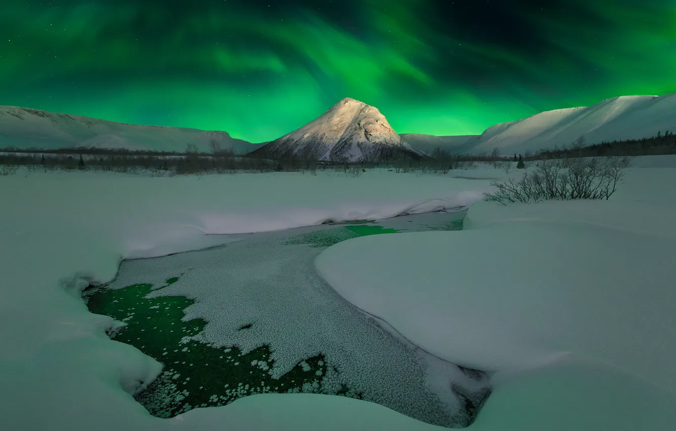 Фото обои звезды, снег, горы, Aurora, mountains, snow, stars, Полярное сияние
