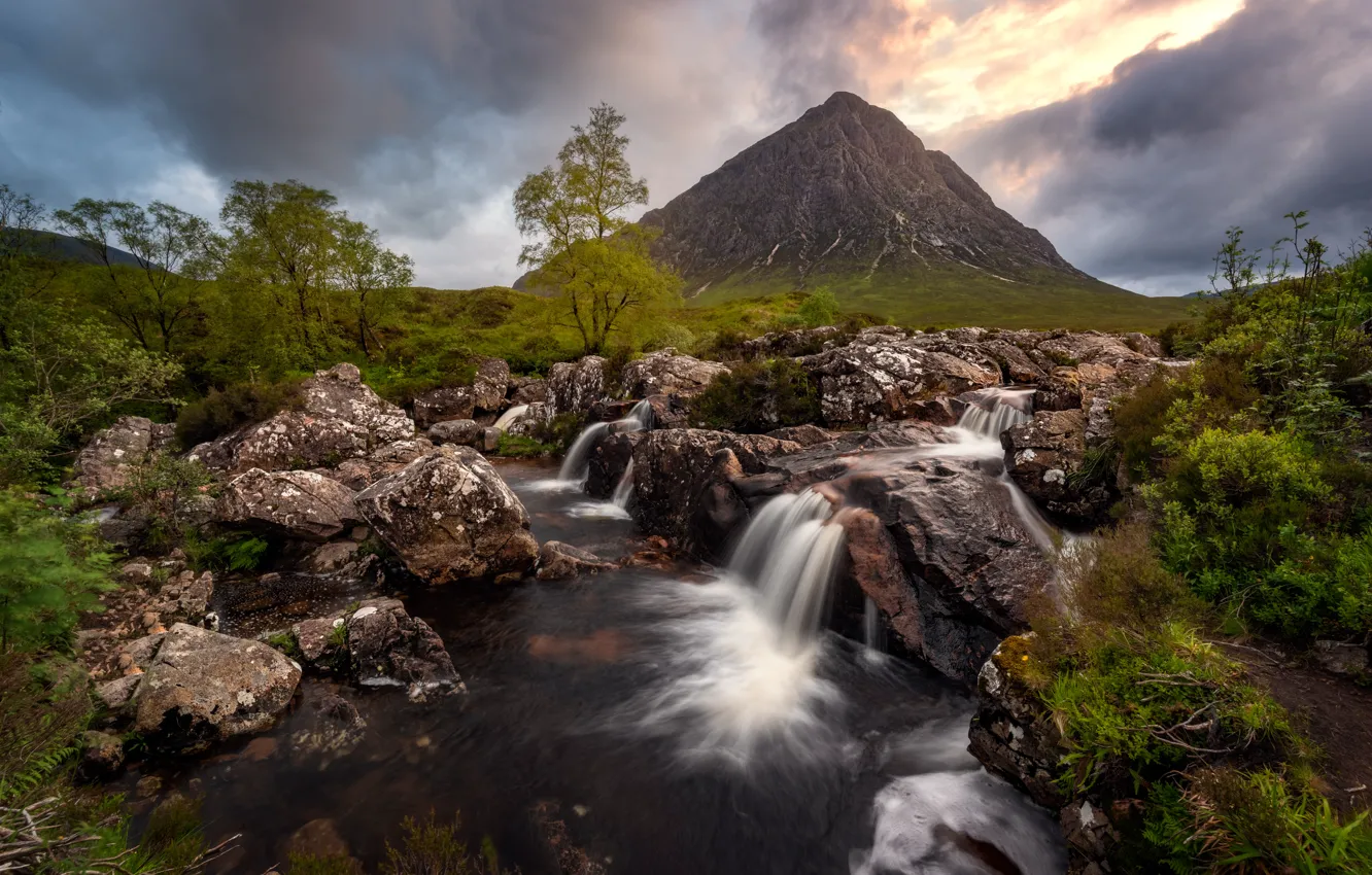 Фото обои деревья, горы, камни, водопад