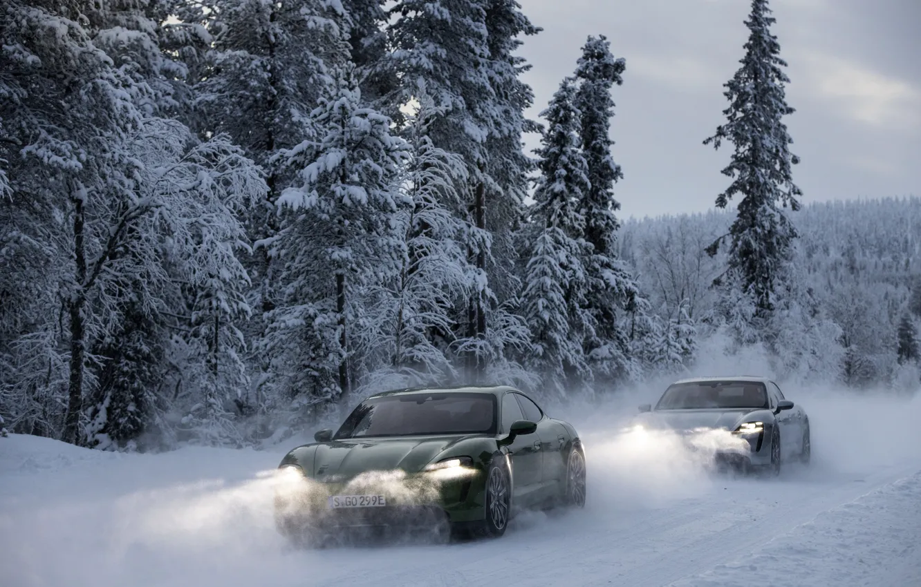 Фото обои снег, Porsche, свет фар, 2020, Taycan, Taycan 4S
