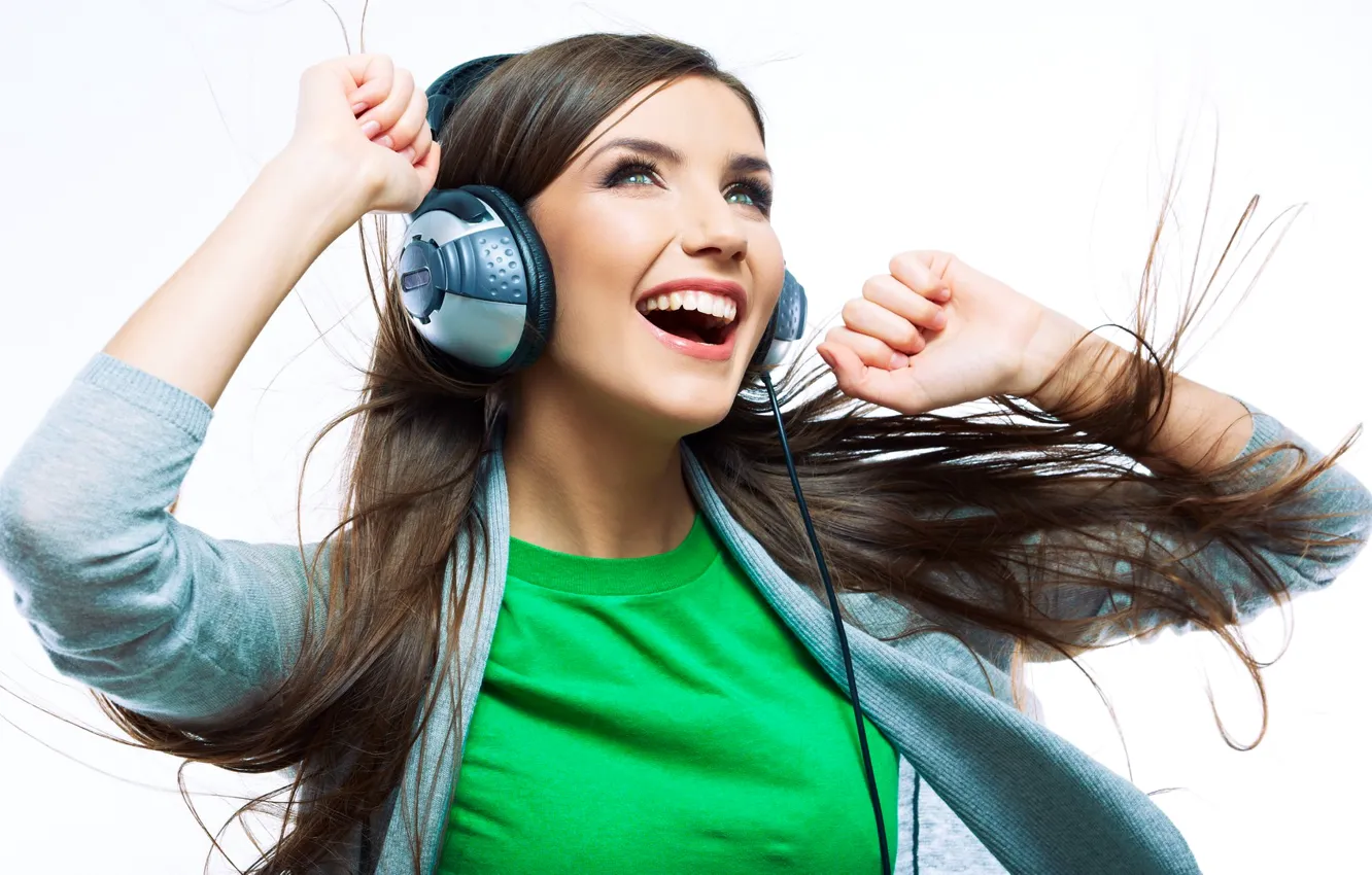 Фото обои девушка, радость, музыка, наушники, восторг