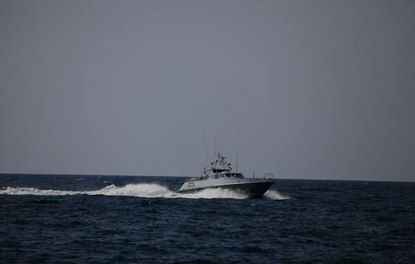 Фото обои катер, черное море, на ходу