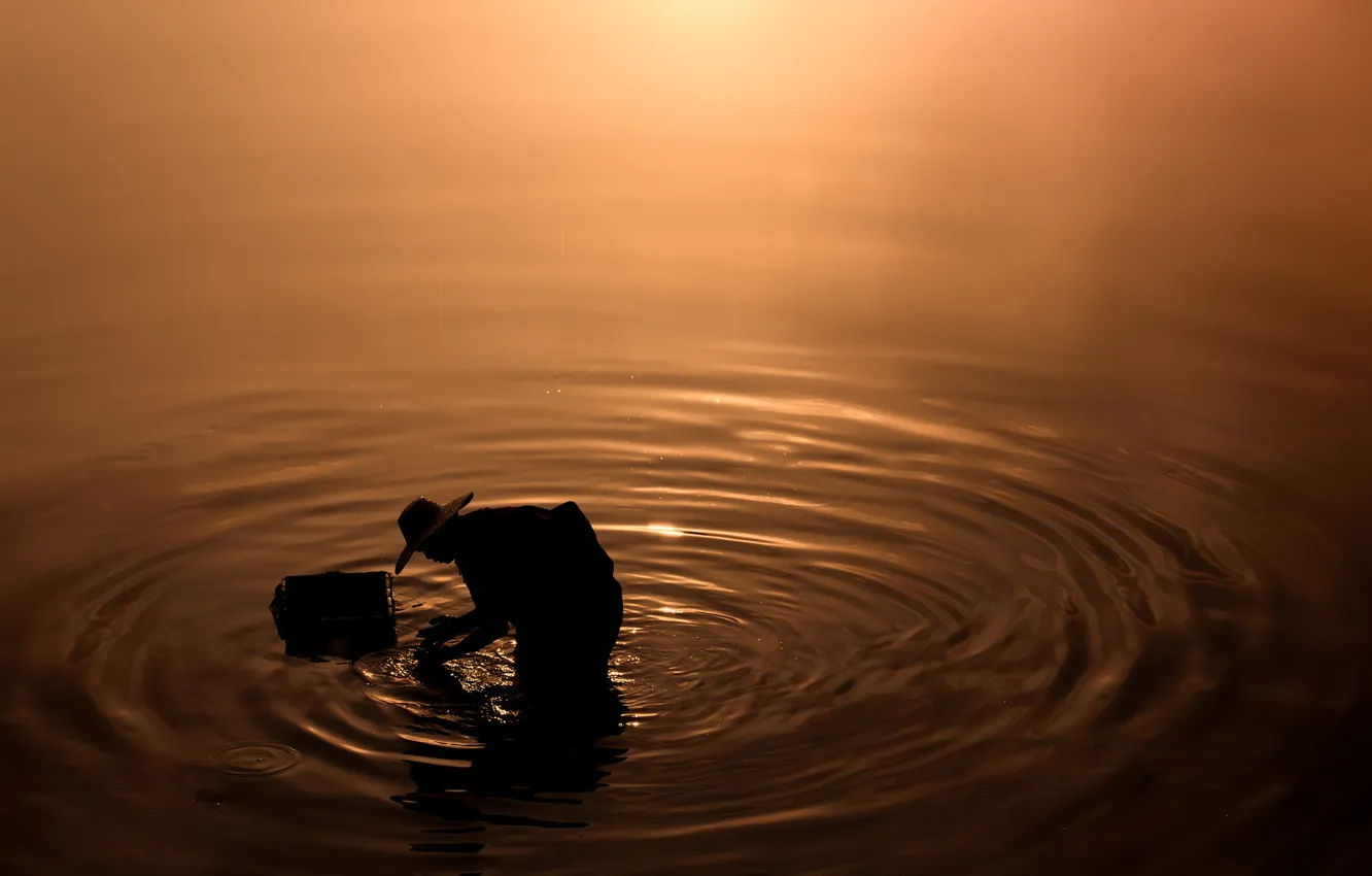 Фото обои sunset, water, lake, fisherman