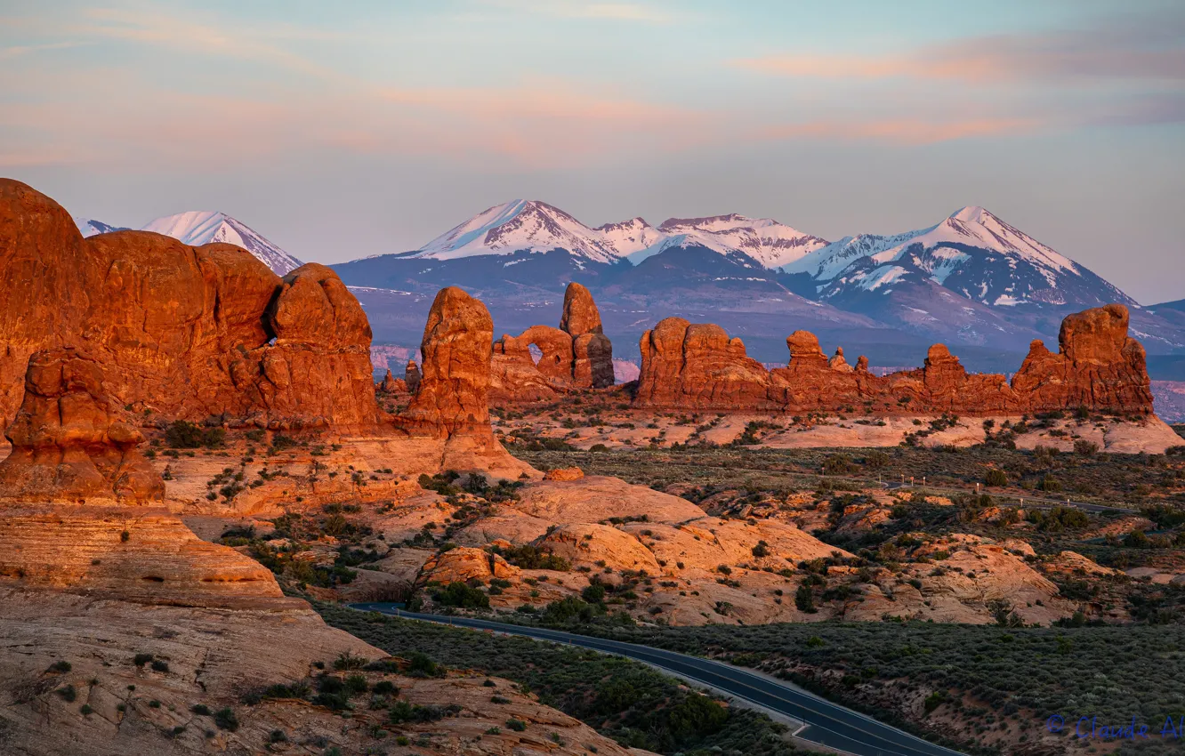 Фото обои дорога, горы, камни, скалы, панорама, United States, Utah, Arches National Park