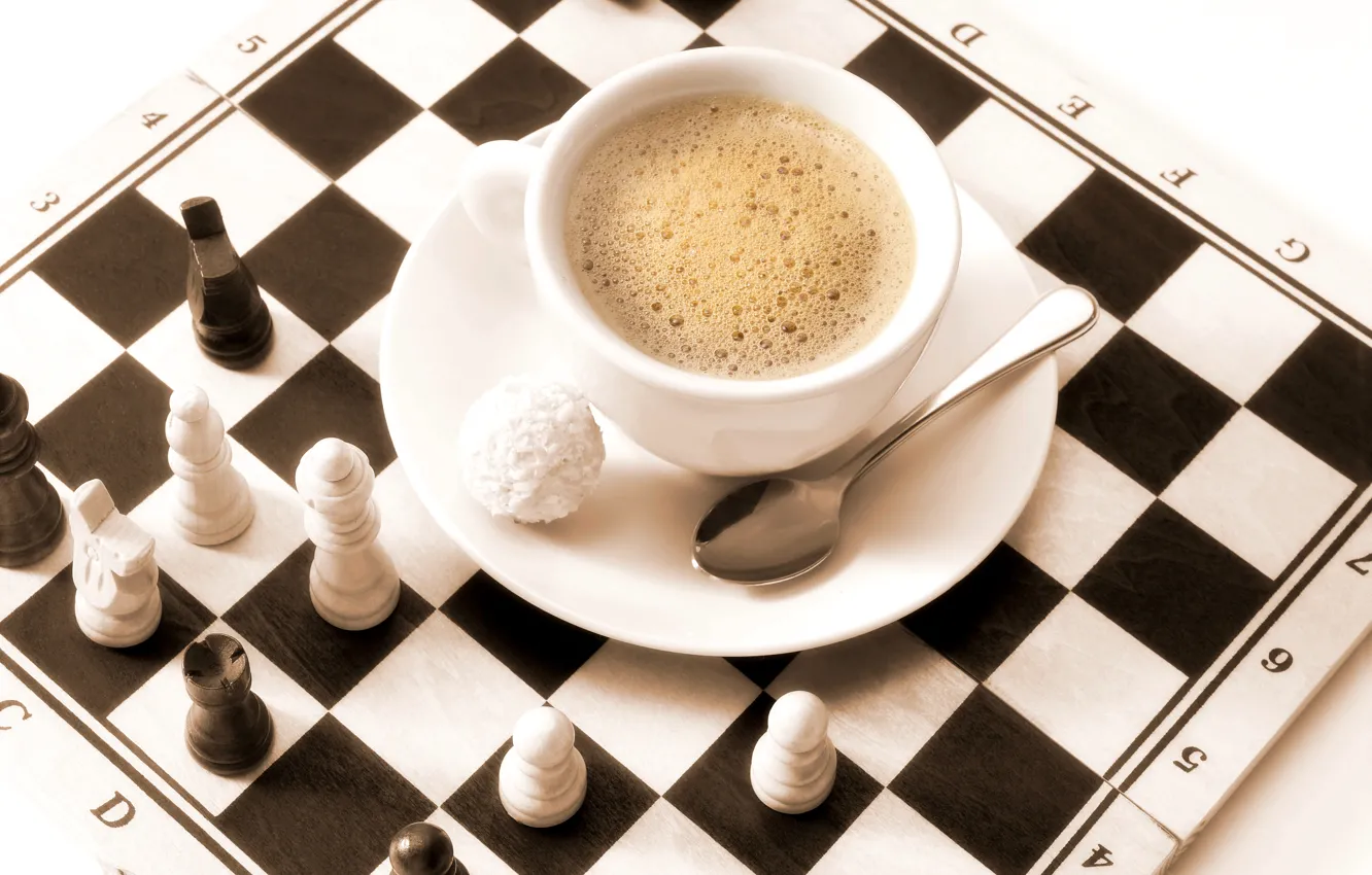 Фото обои кофе, шахматы, ложка, доска, конфета, фигуры, капучино, блюдце