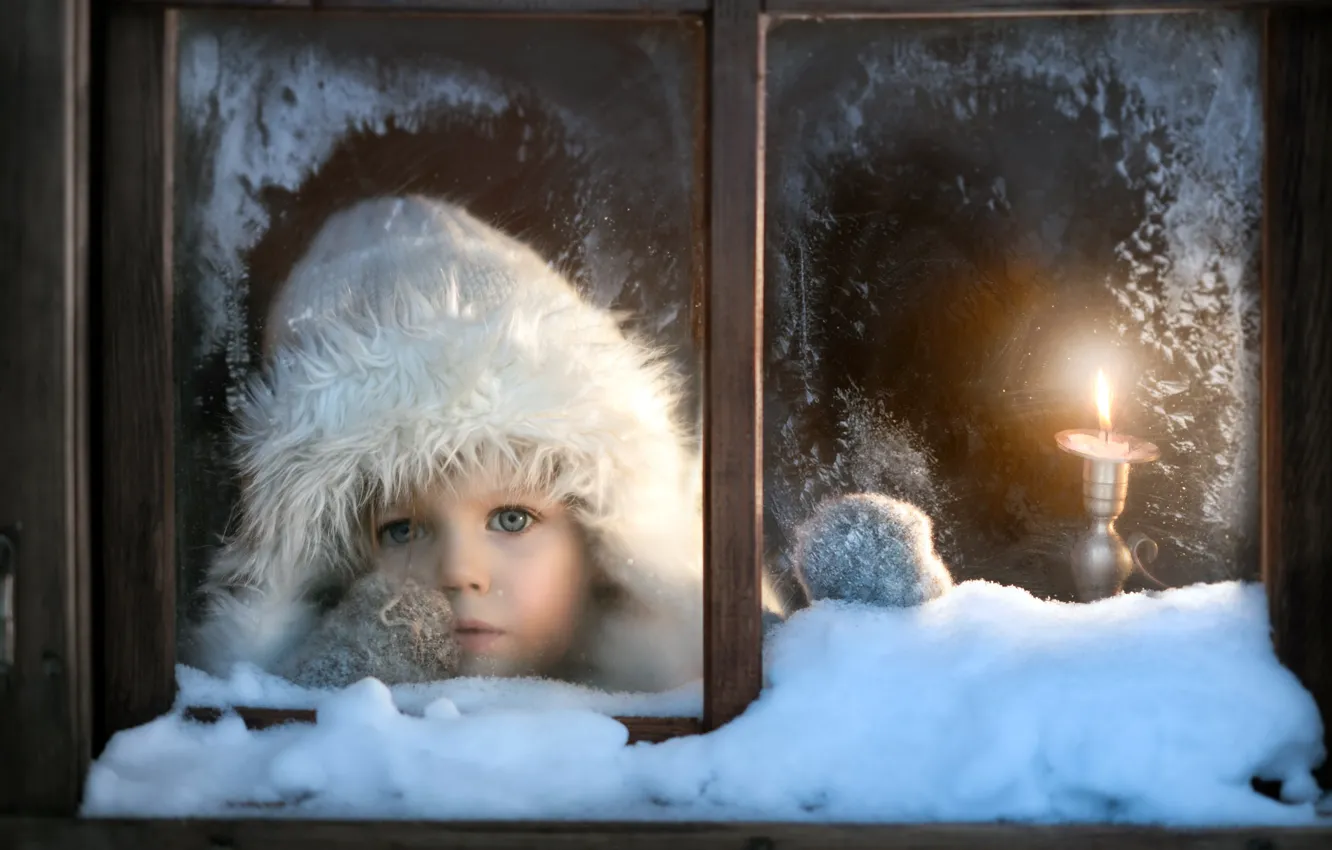 Фото обои зима, окно, ребёнок