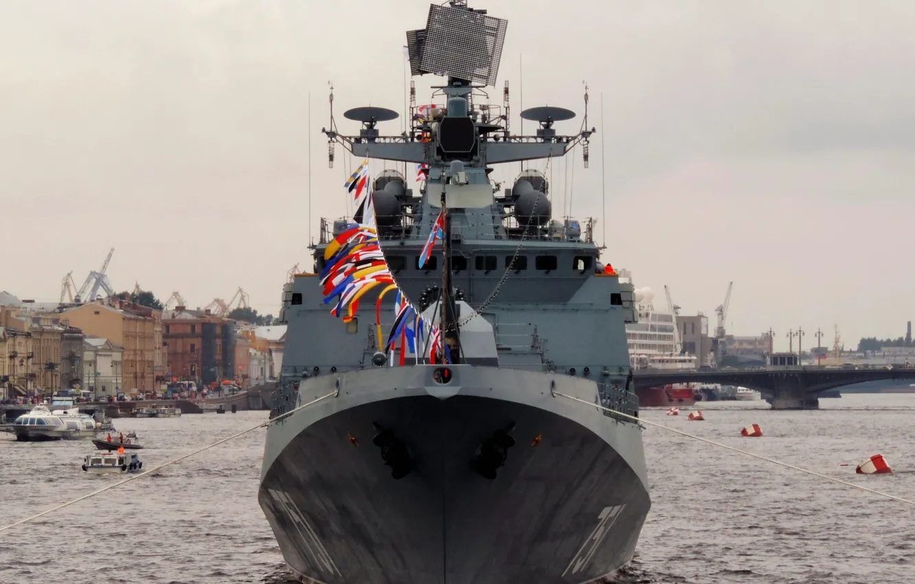 Фото обои праздник, корабль, ВМФ, Фрегат, Нева, сторожевой, &quot;Адмирал Эссен&quot;
