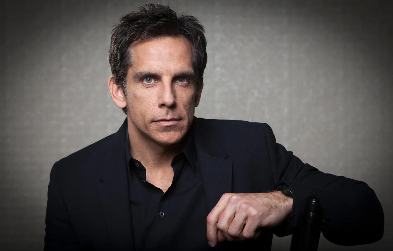Фото обои портрет, стул, рубашка, актёр, пиджак, Бен Стиллер, Ben Stiller