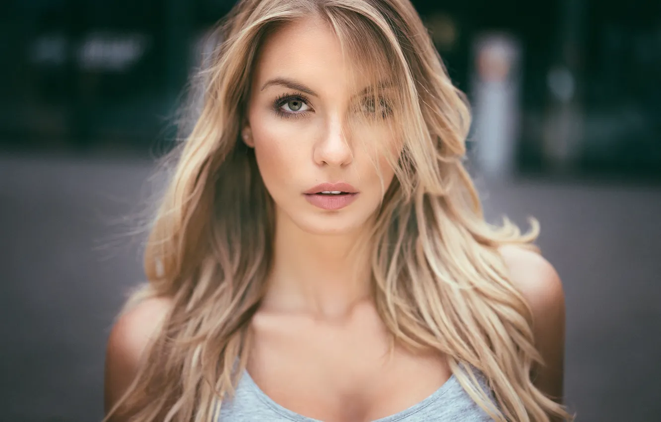 Фото обои girl, eyes, beauty, bokeh, hair, blonde, portrait, natural