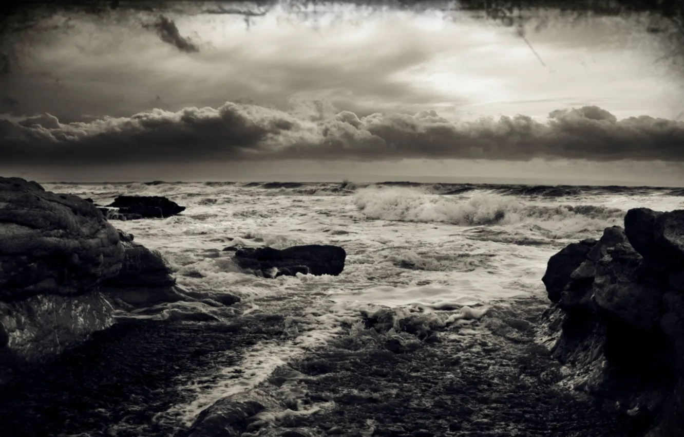 Фото обои волны, пена, тучи, шторм, природа, камни, ветер, морская
