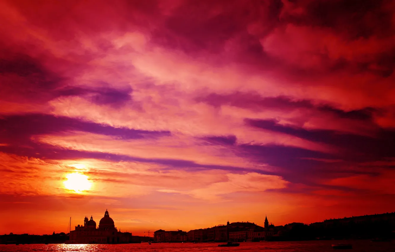 Фото обои небо, облака, закат, город, дома, Италия, Венеция, собор