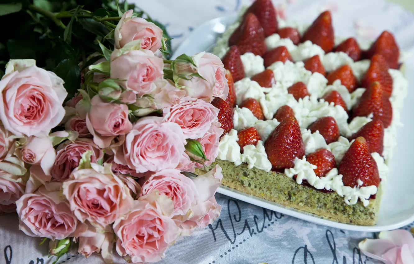 Фото обои Клубника, Букет, Roses, Strawberry, Торт, Cake, Bouquet, Pink roses