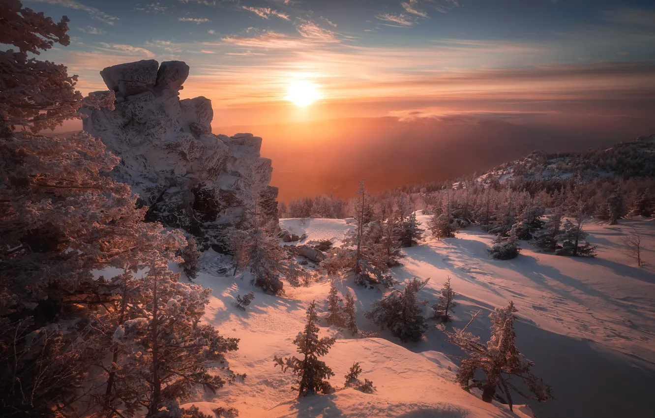 Фото обои солнце, снег, деревья, пейзаж, горы, природа, камни, скалы