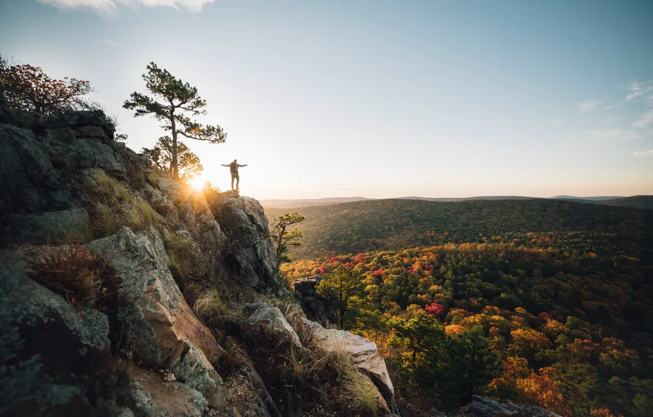 Фото обои Закат, Деревья, Человек, Скала, США, Sunset, Arkansas, Арканзас