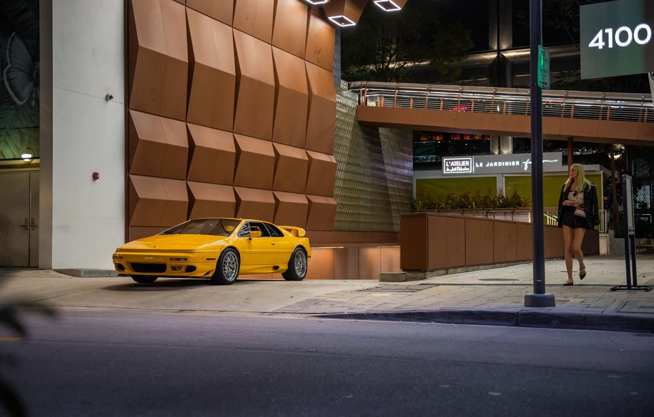 Фото обои car, Lotus, girl, yellow, Esprit, Lotus Esprit V8