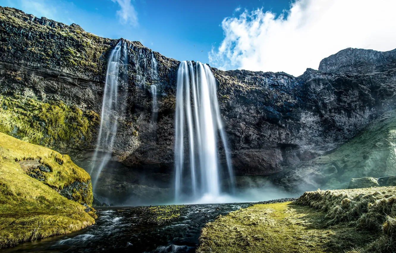 Фото обои небо, облака, ручей, водопад, утес, Исландия, Seljalandsfoss