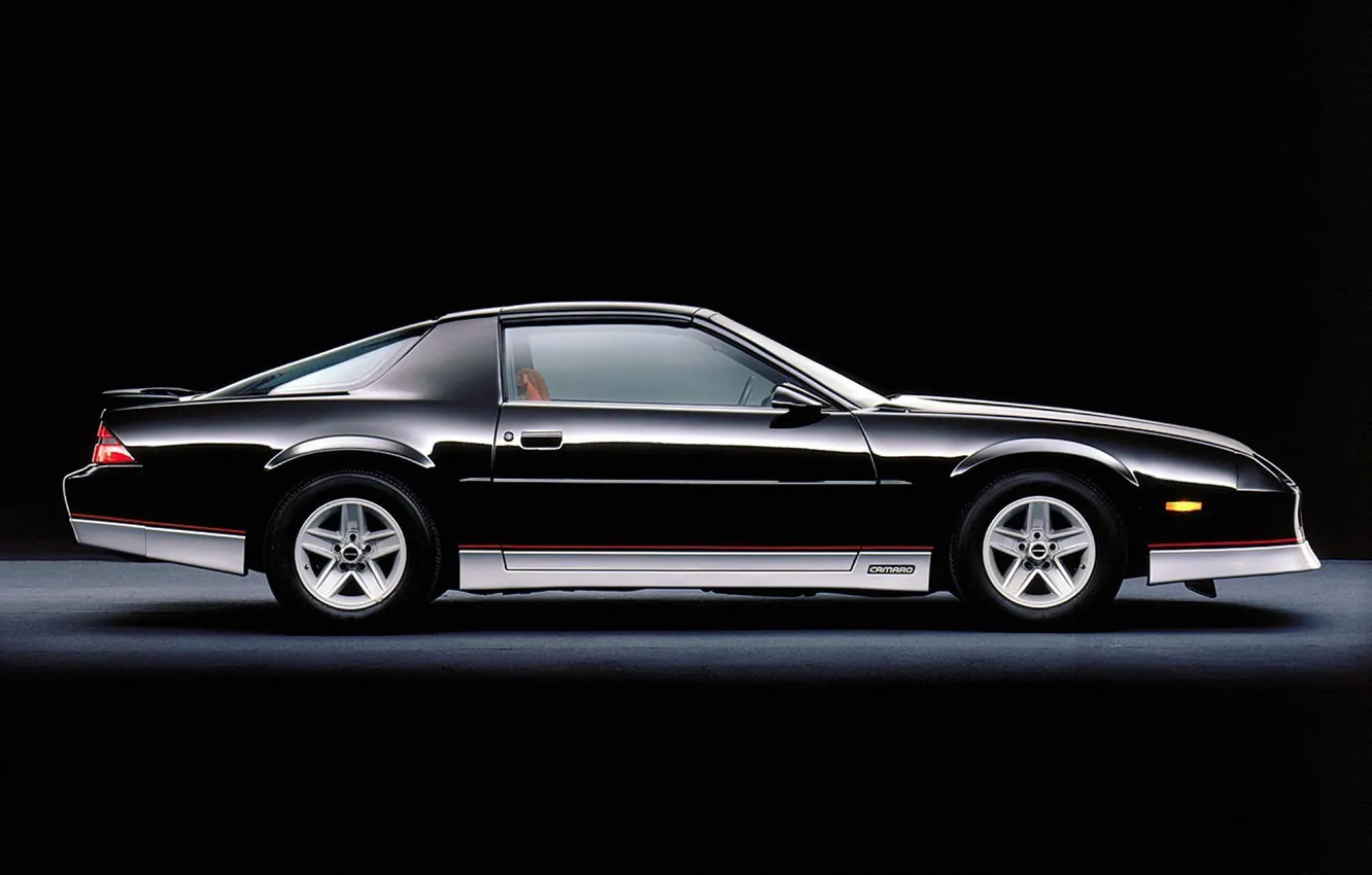 Фото обои тачка, черный фон, спорт-купе, 80-е., Chevrolet Camaro 1988