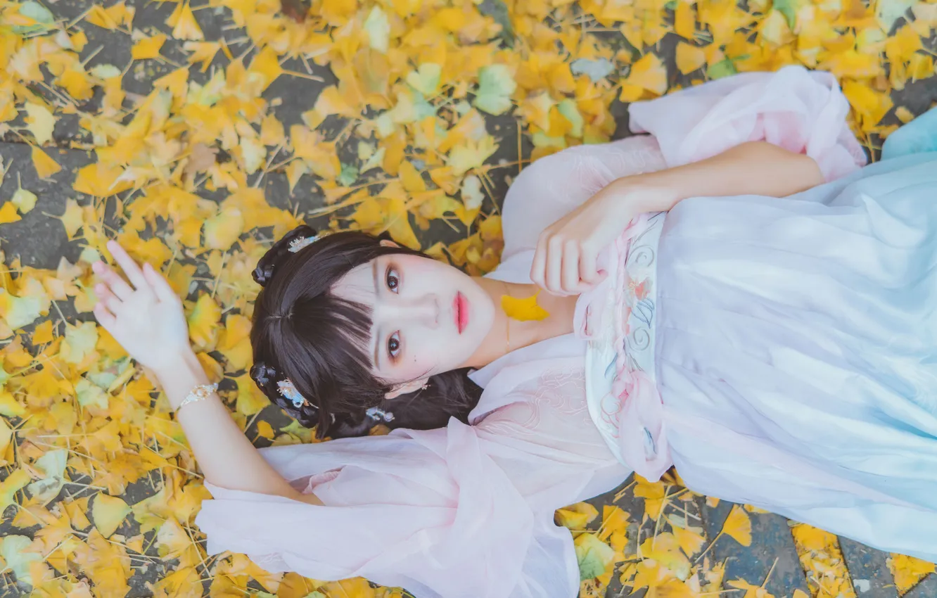 Фото обои Beautiful, Asian, Model, Woman, Cute, Lying Down, Laying, Pretty