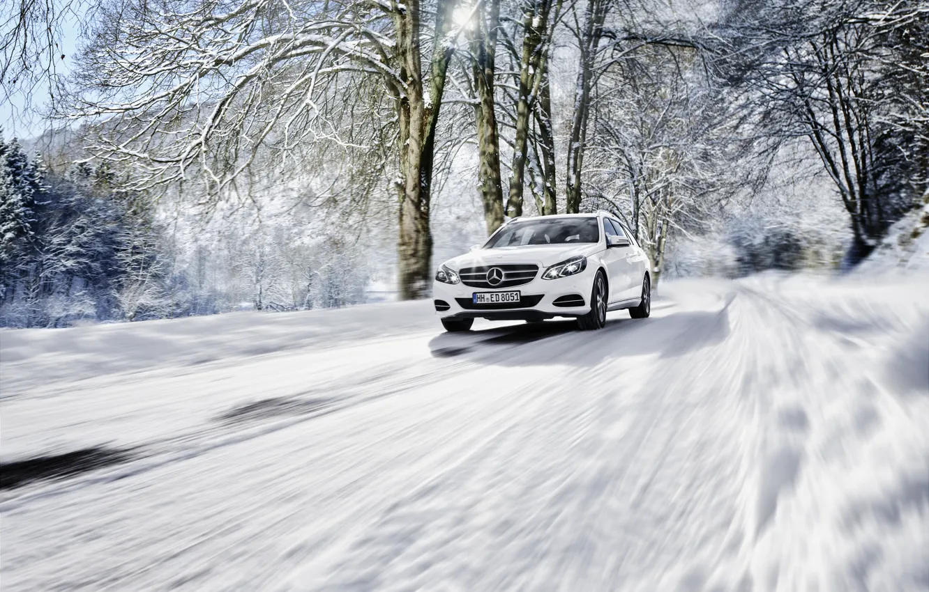 Фото обои Зима, Дорога, Снег, Mercedes, Goodyear, Зимние шины, Cold weather season, Сезон холодной погоды