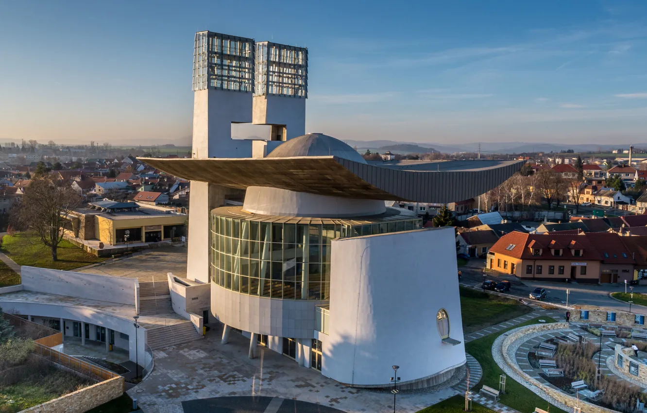 Фото обои город, дома, Чехия, храм, Старый город, Морава, Náves Velké Moravy, Staré Město u Uherského Hradiště
