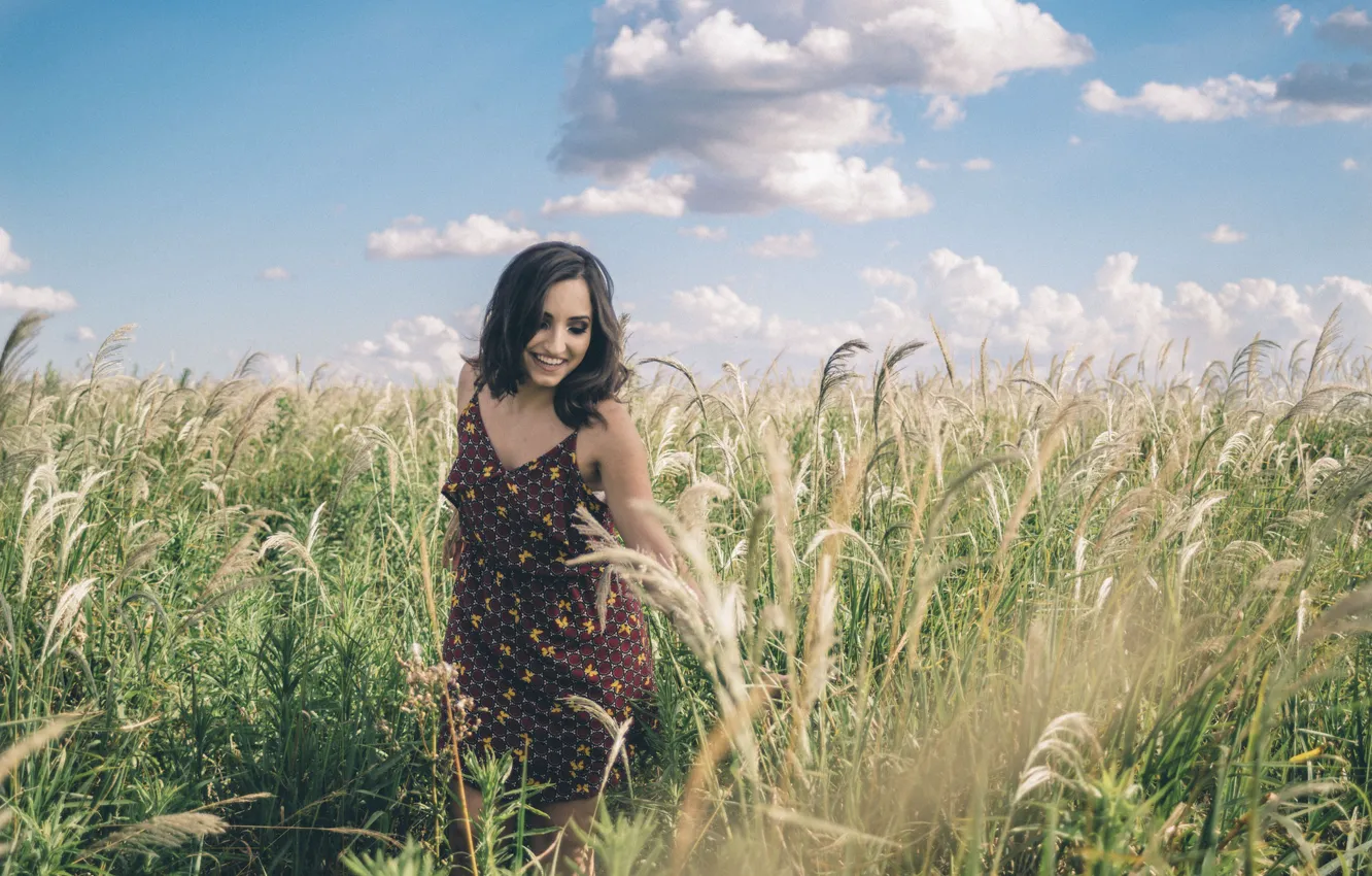 Фото обои girl, summer, happy, sky, dress, field, smile, clouds