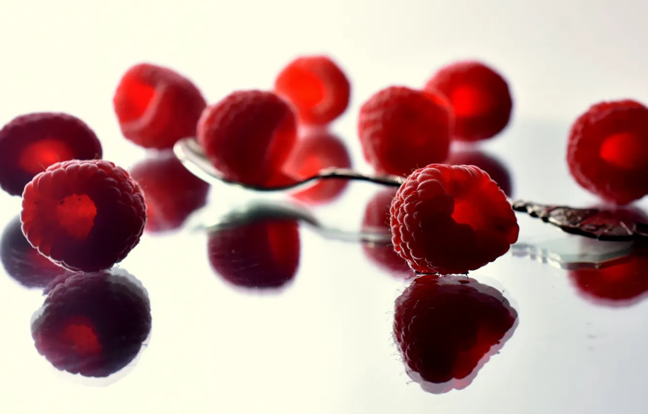 Фото обои ягоды, малина, ложка