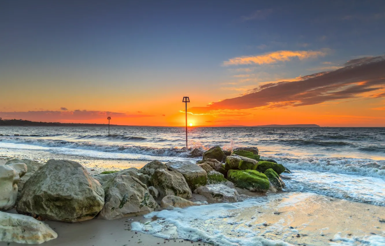 Фото обои закат, берег, побережье, столбы