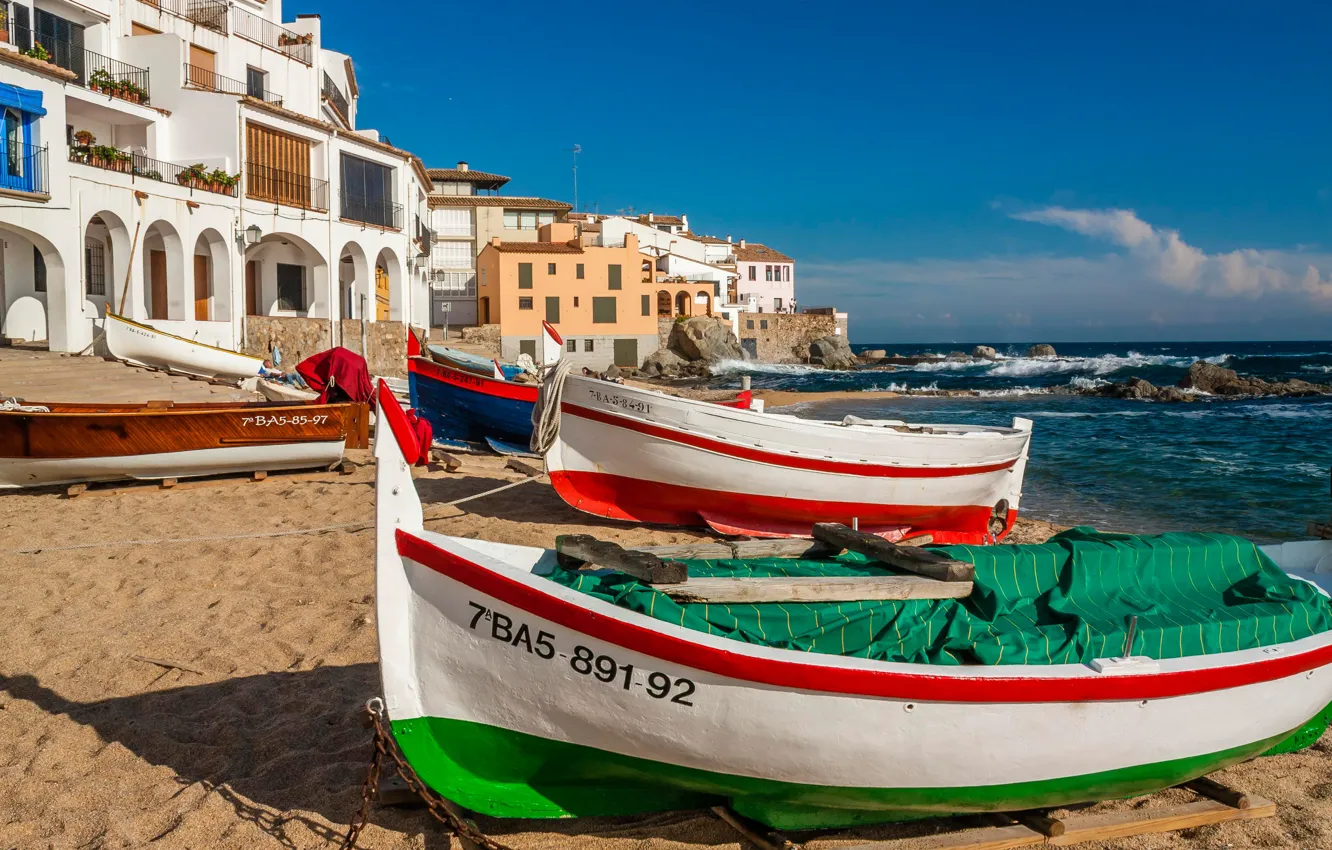 Фото обои море, побережье, здания, дома, лодки, Испания, Spain, Каталония