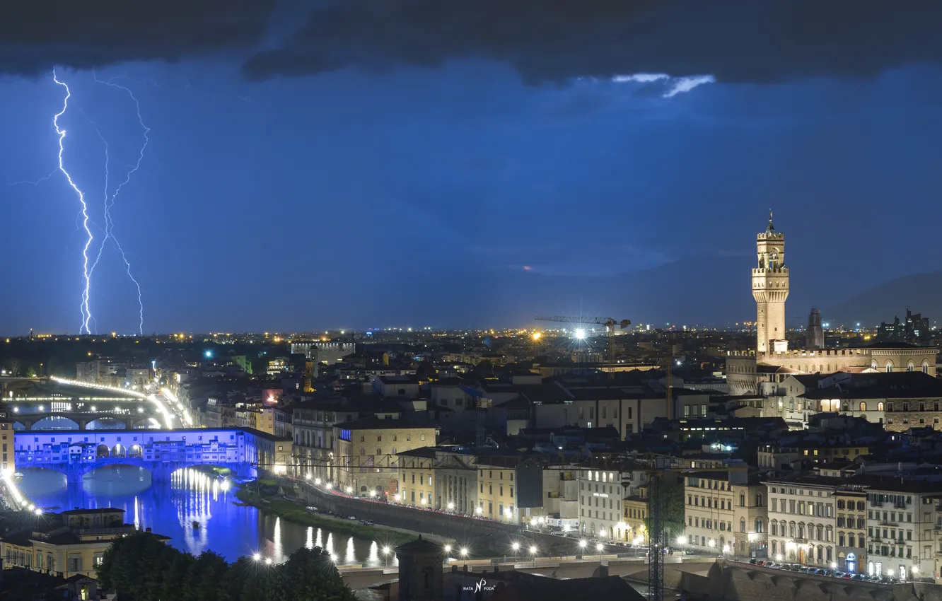 Фото обои небо, ночь, огни, молния, Италия, Флоренция, гром