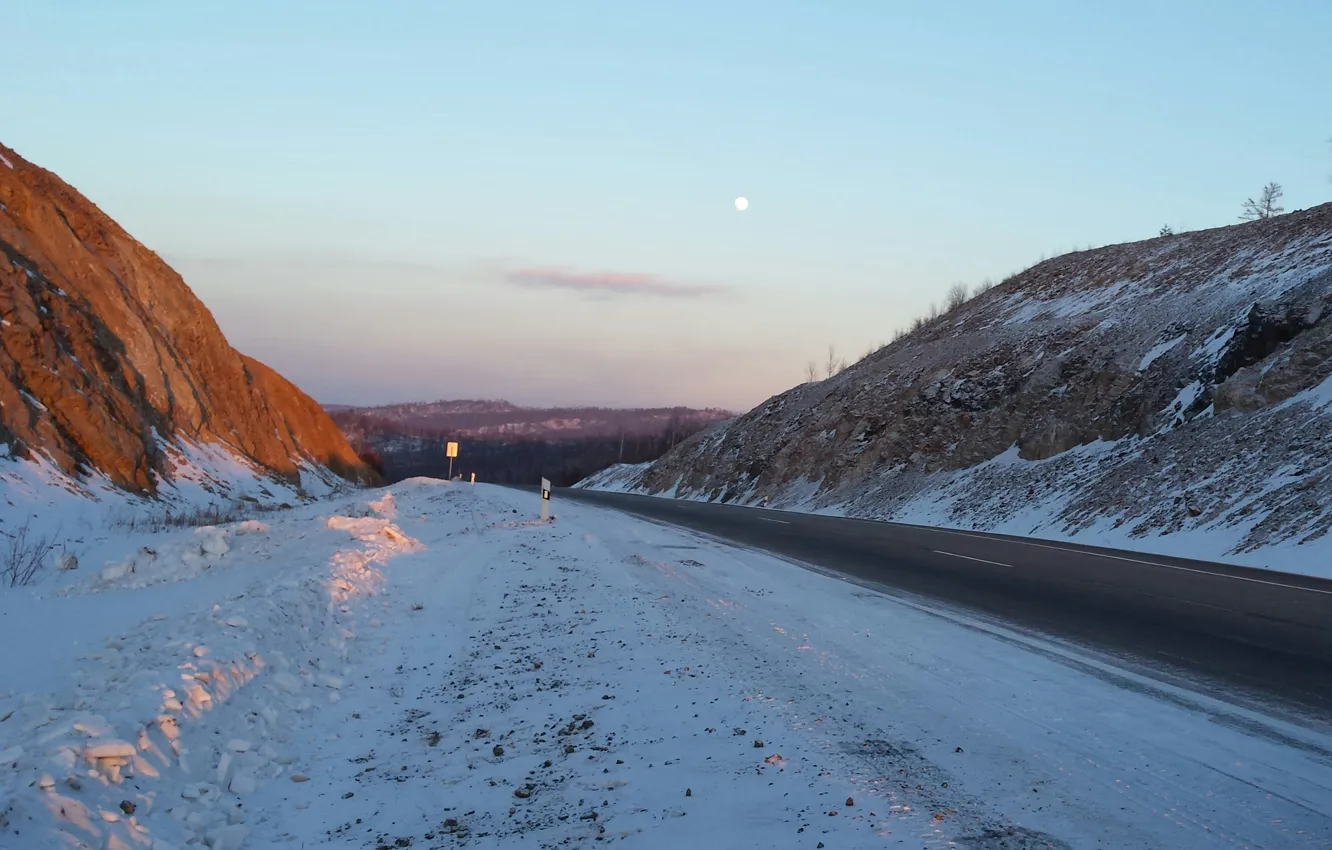 Фото обои зима, дорога, закат, луна, вечер, Россия, перевал