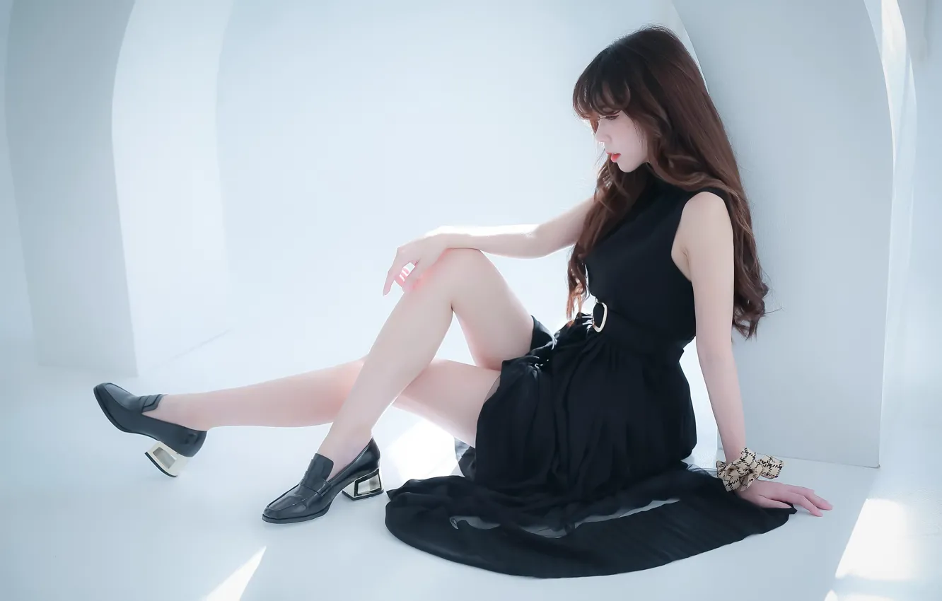 Фото обои девушка, поза, азиатка