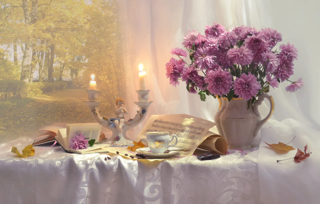 Фото обои осень, листья, цветы, ноты, свечи, чашка, кувшин, натюрморт