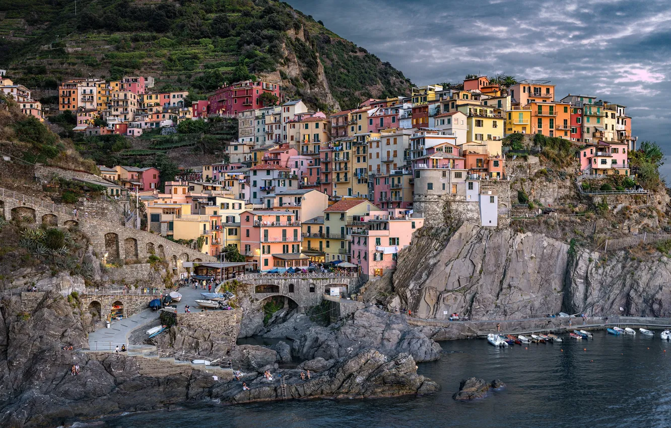 Фото обои море, скалы, здания, дома, лодки, Италия, Italy, Лигурийское море