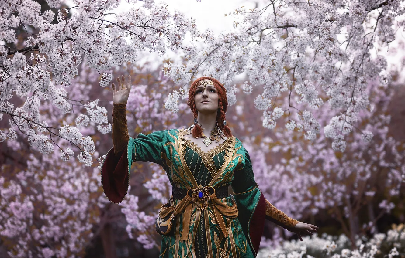 Фото обои улыбка, жест, smile, цветущая сакура, косплей, cosplay, cherry blossom, Рыжие волосы