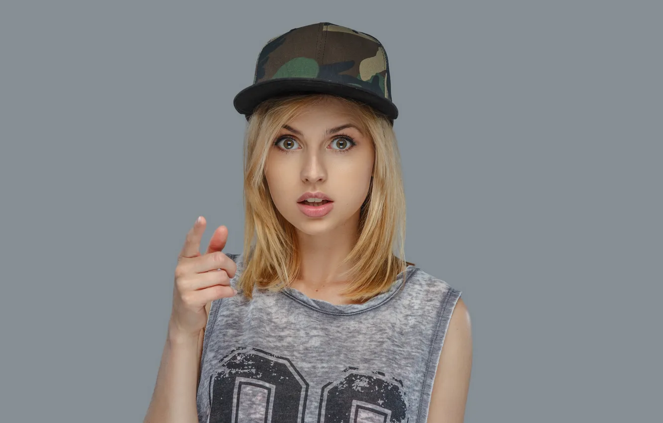 Фото обои modern, hip-hop, cap, female, portrait