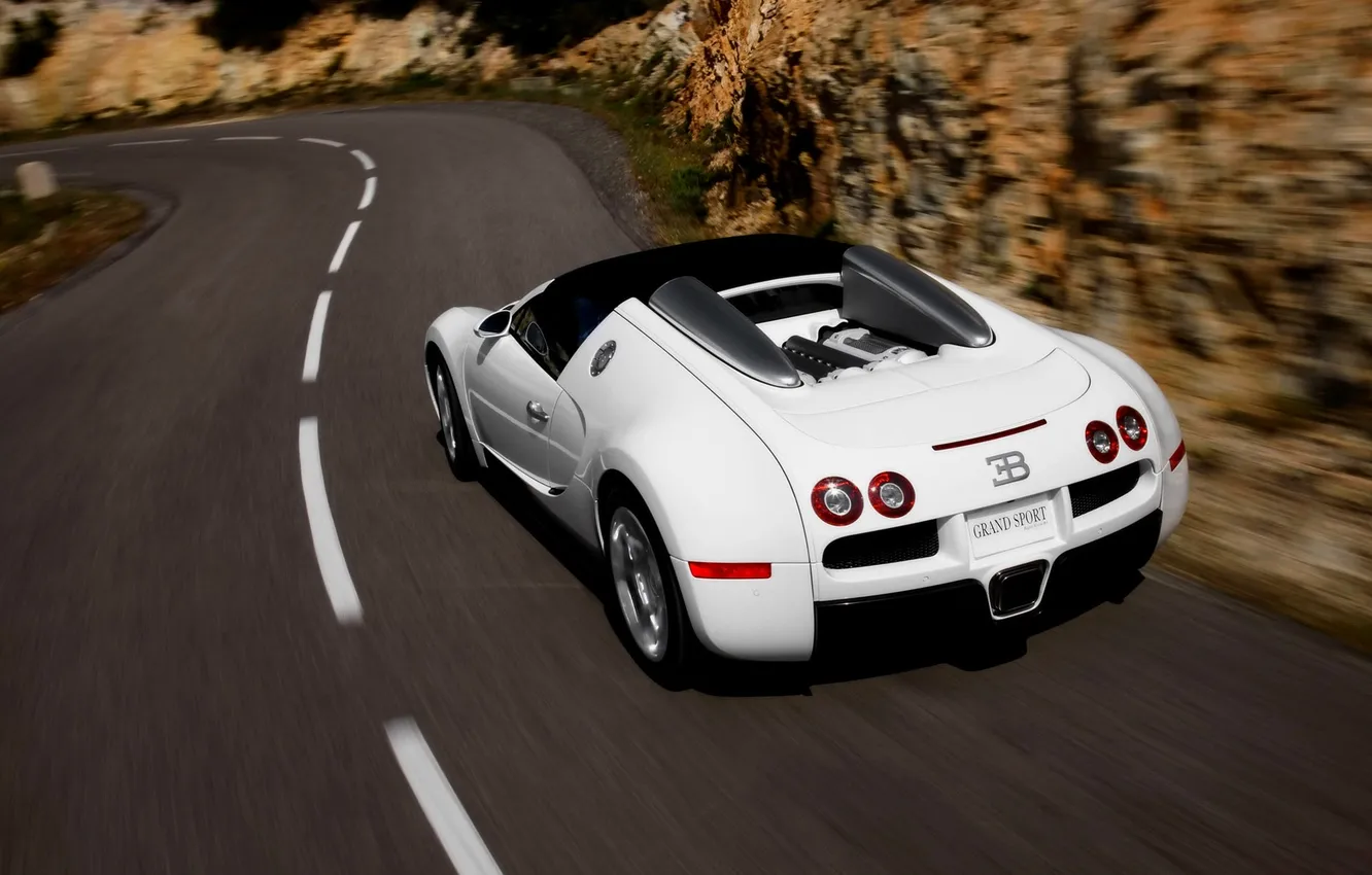Фото обои Дорога, Белый, Машина, Bugatti, Veyron, Спорткар, В Движении