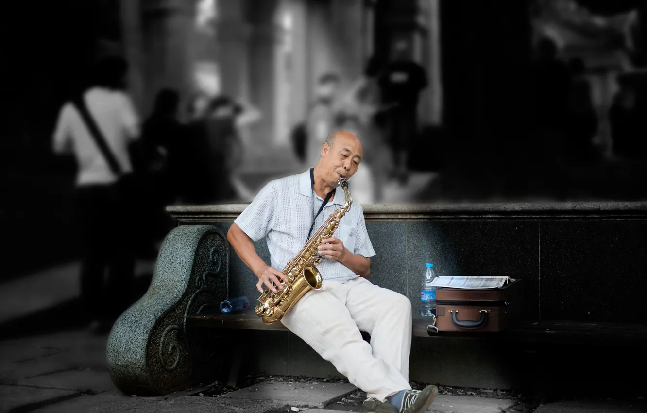 Фото обои музыка, саксофонист, street musician