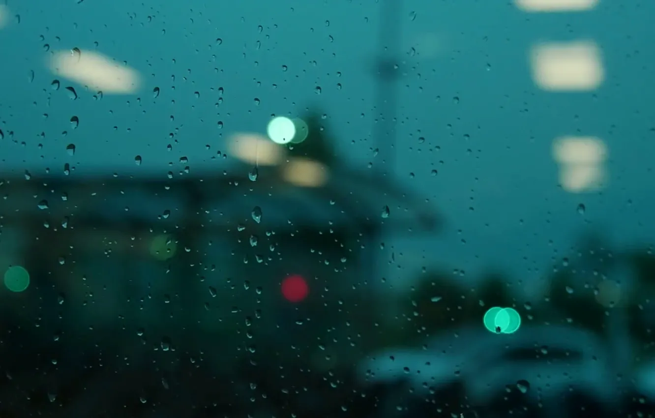 Фото обои стекло, капли, город, огни, дождь, улица, вечер, rain