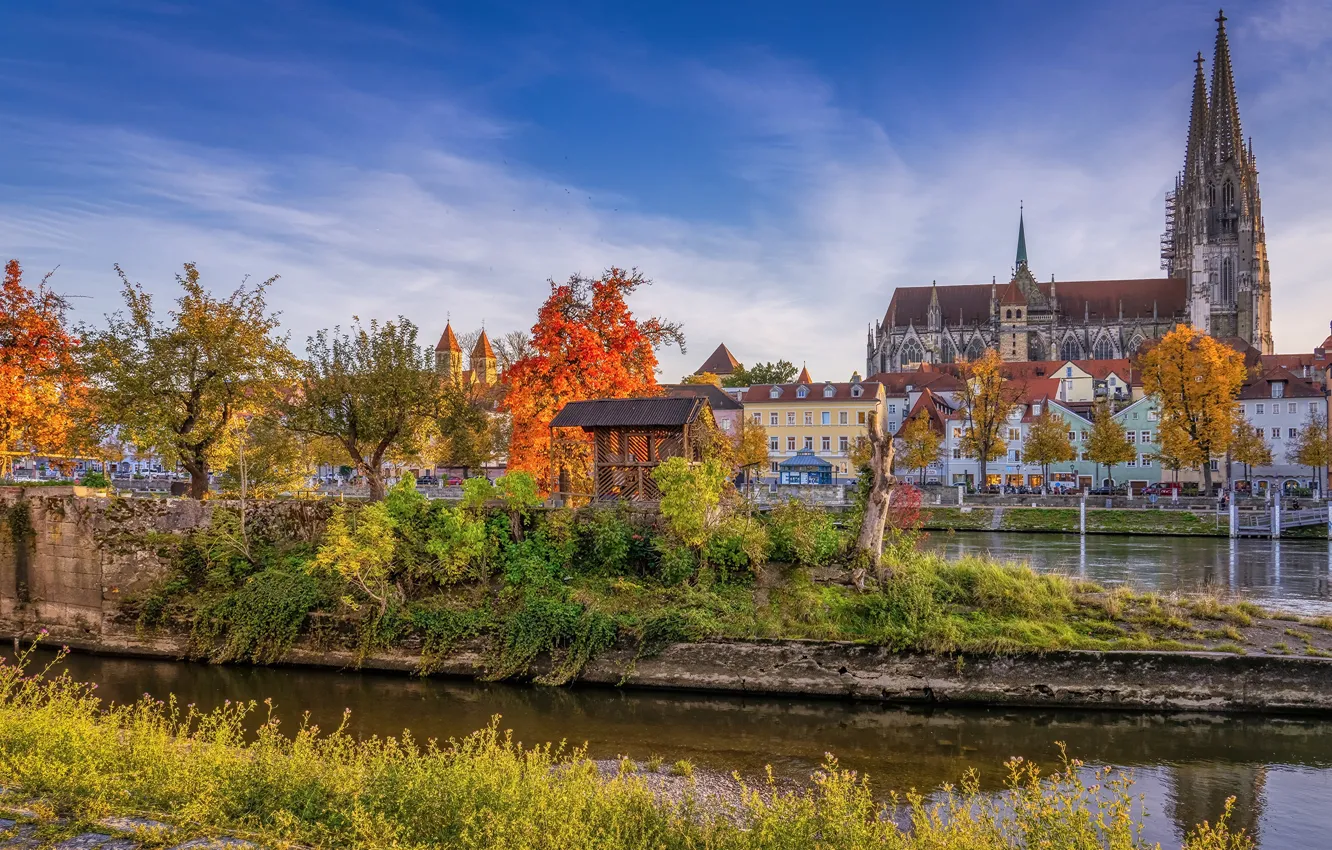 Фото обои осень, небо, солнце, деревья, река, дома, Германия, Бавария