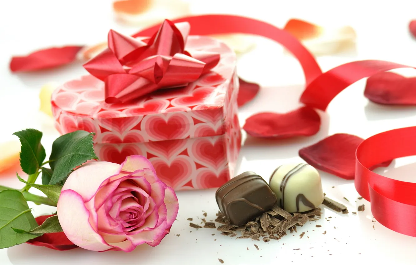 Фото обои коробка, роза, шоколад, лента