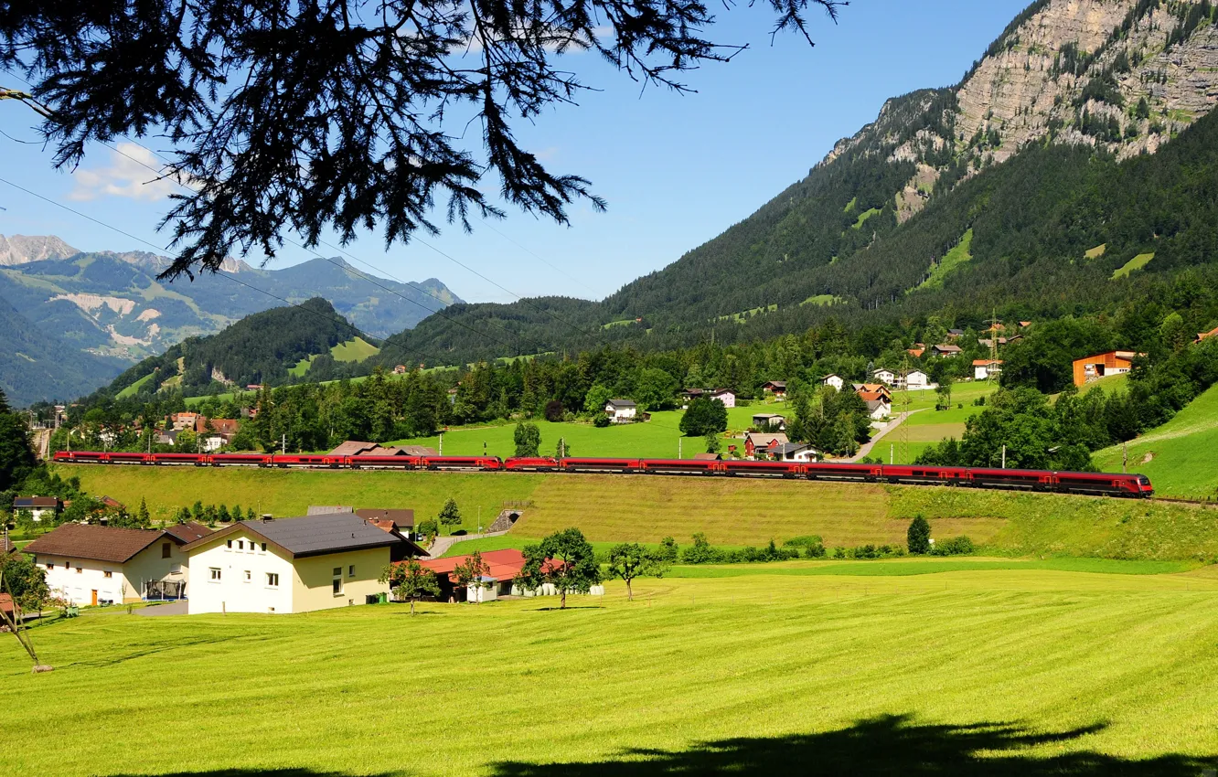 Фото обои горы, поля, поезд, Австрия, железная дорога, домики, леса, LBraz