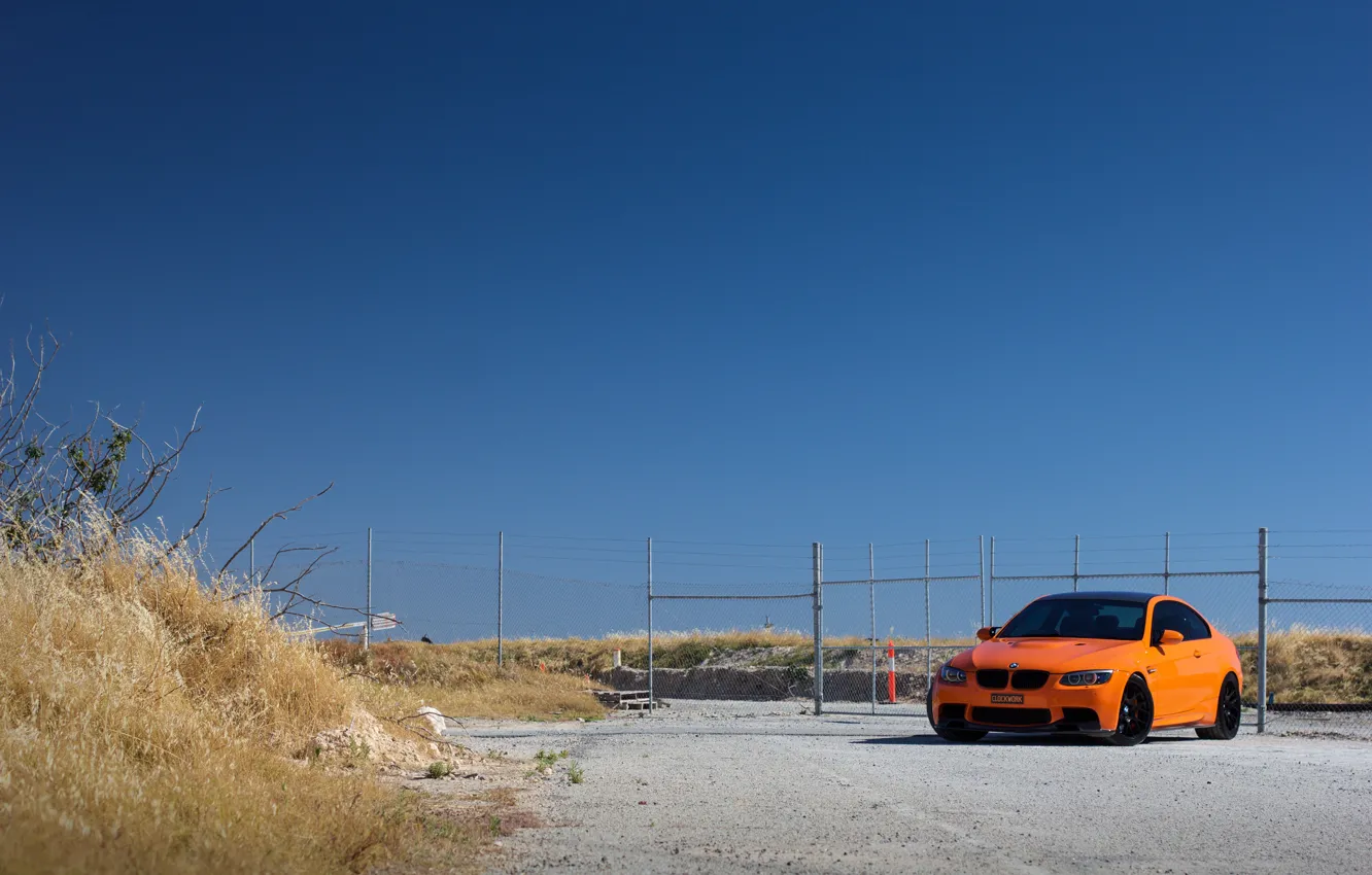 Фото обои небо, BMW, БМВ, Оранжевый, orange, сухая трава, e92, m3