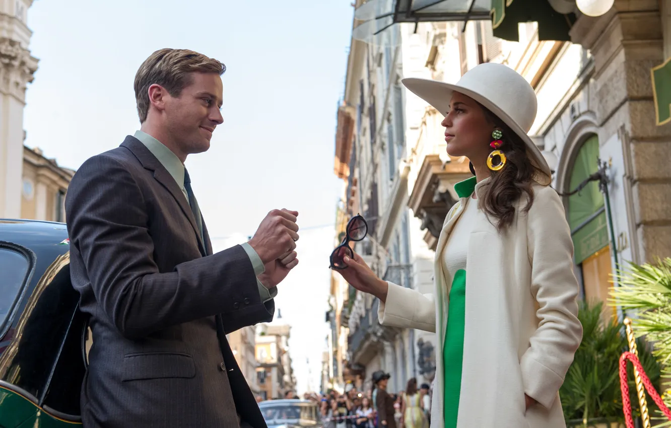 Фото обои Alicia Vikander, улица, мужчина, девушка, авто, Armie Hammer, Агенты А.Н.К.Л.