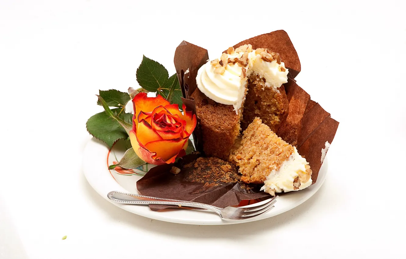 Фото обои белый, фон, роза, крем, десерт, выпечка, капкейки, Natalia Klenova