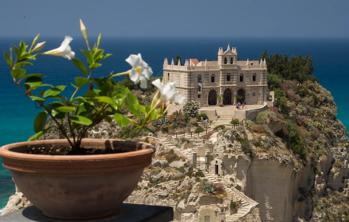 Фото обои скала, Италия, Тропеа, Калабрия, церковь Святой Марии, уветок